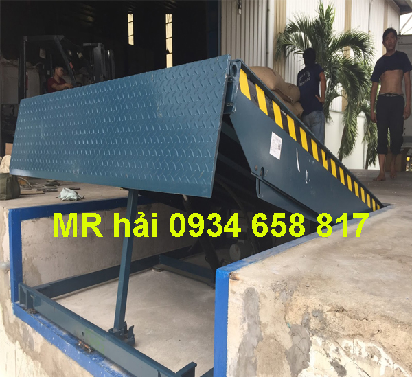 sàn nâng thủy lực