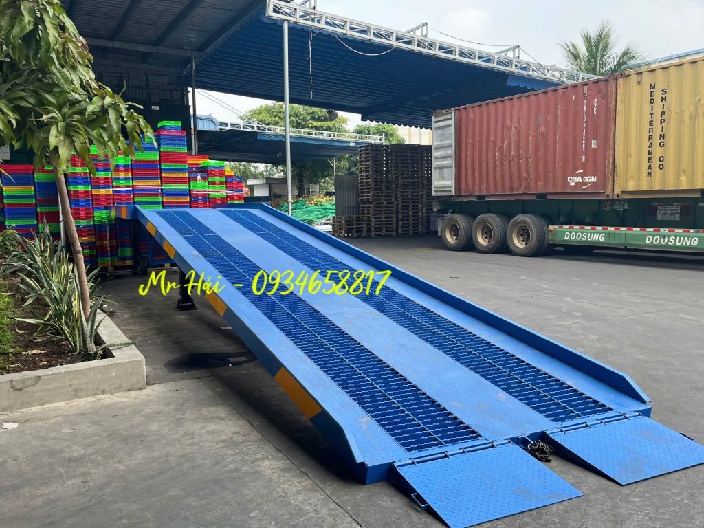 cầu chui container bình dương